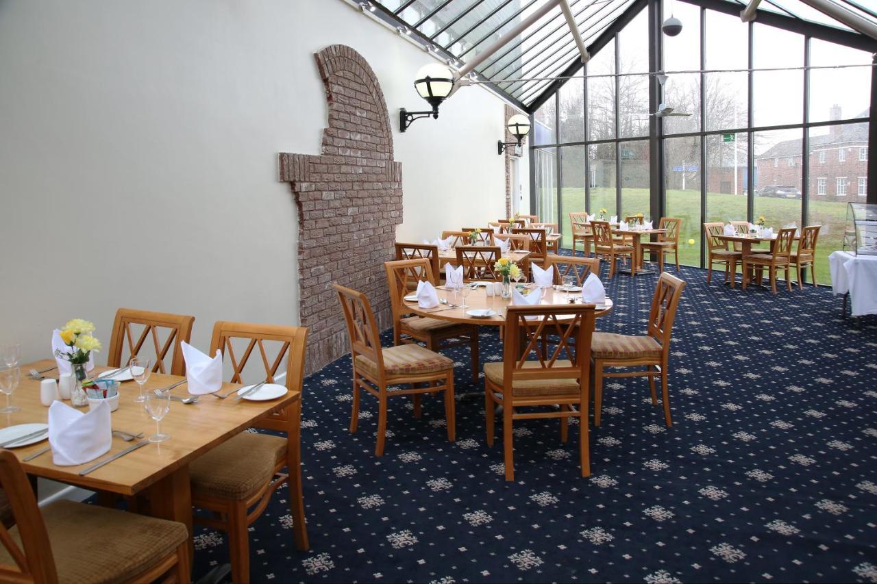 Hermitage Park Hotel Coalville Exterior photo