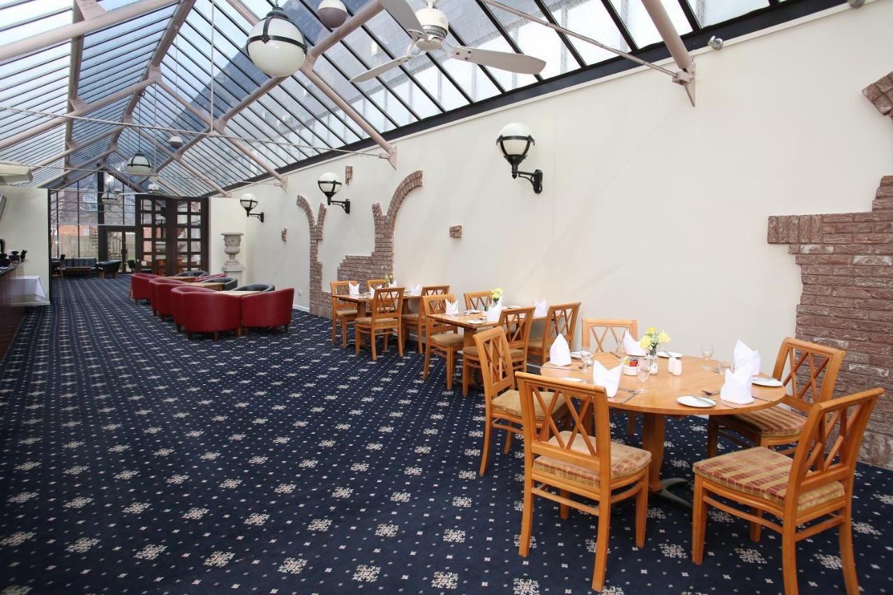 Hermitage Park Hotel Coalville Exterior photo