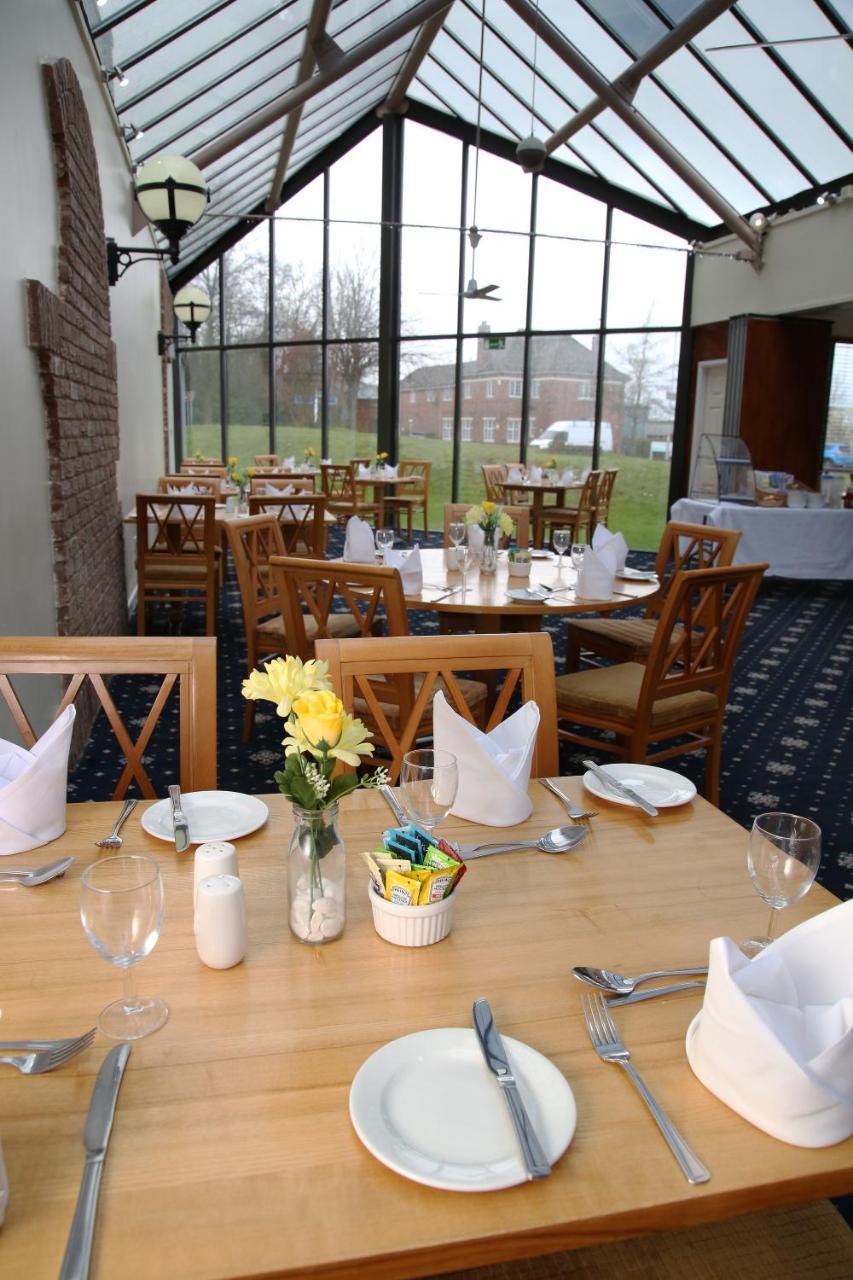 Hermitage Park Hotel Coalville Exterior photo